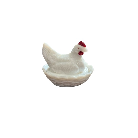 Vintage Small Westmoreland Milk Glass Hen on Nest - Picture 2 of 10